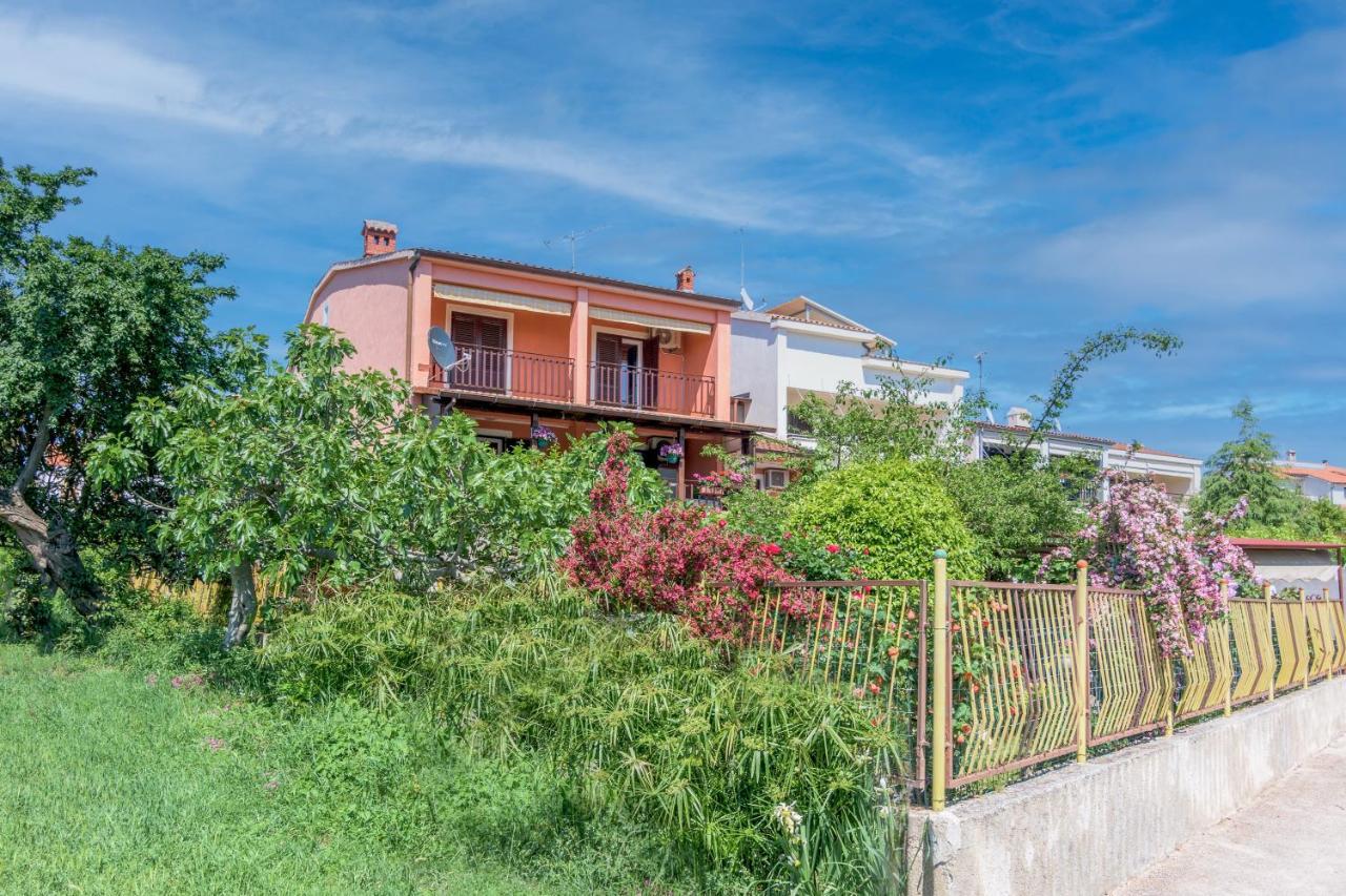 Apartments With A Parking Space Pula - 16053 Bagian luar foto